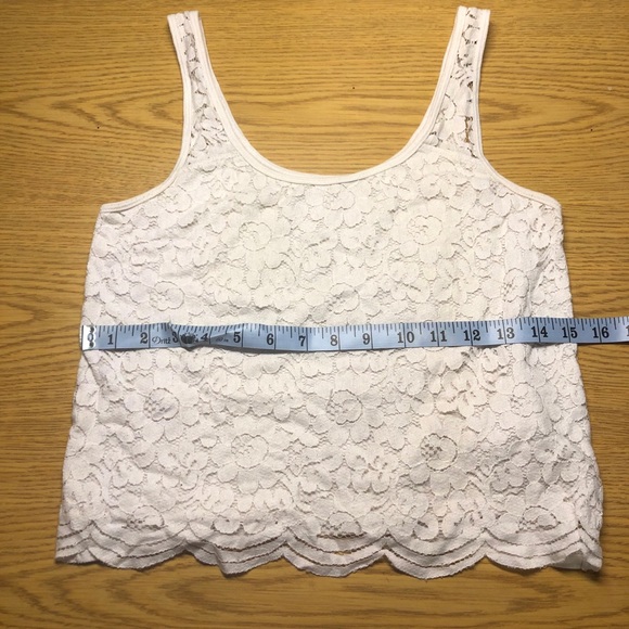 (🌸3 FOR $15 DEAL!) Hollister Lace Crop Tank - Picture 6 of 7